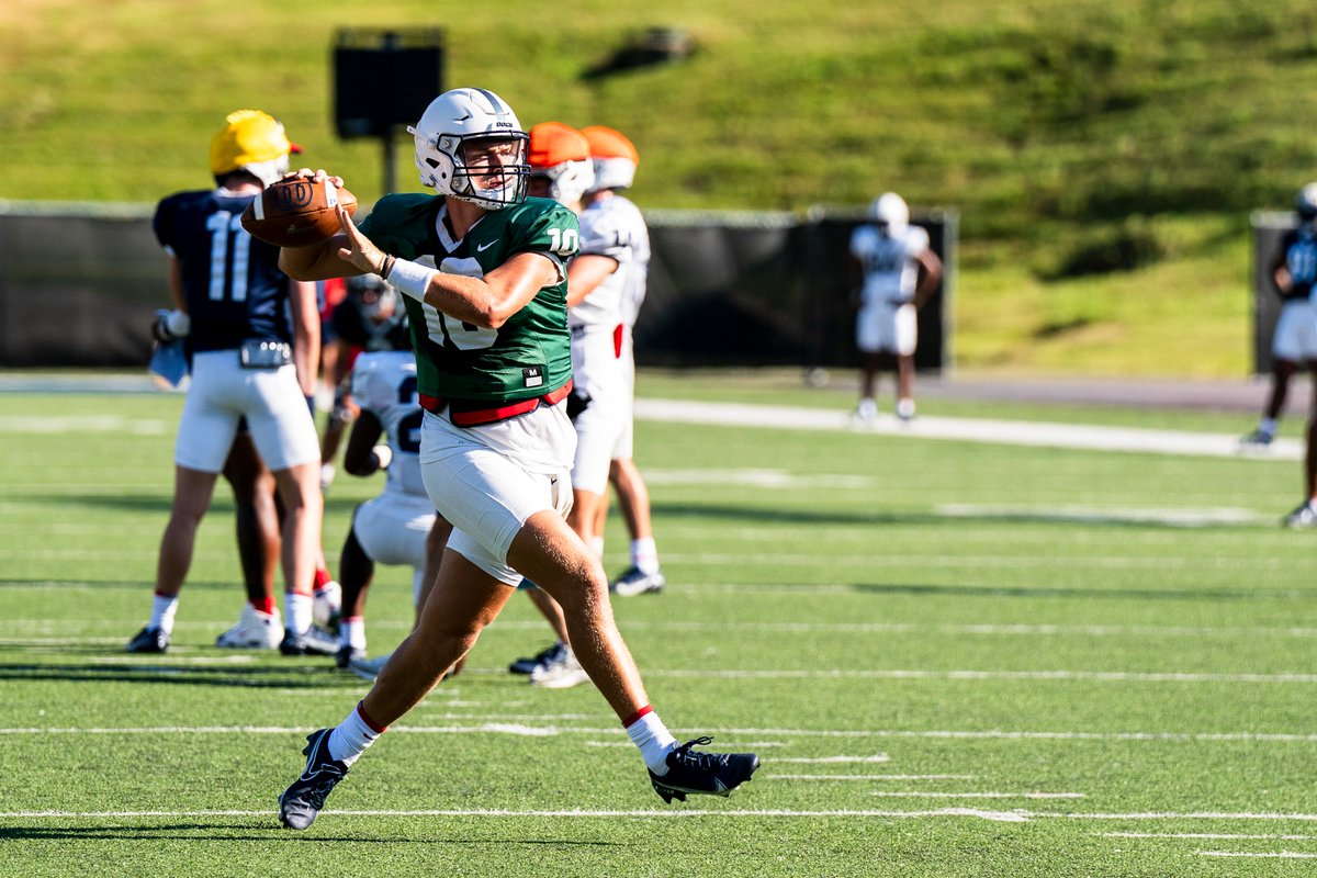 SamfordFootball's tweet photo. Weekend Flow 🫡

#HatchAttack | #AllForSAMford https://t.co/NB0be8pSNf