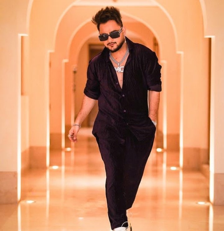 Millindpallavi's tweet photo. He: The innocence is gone
She : Why
He : Because Fragrance is coming
#FragranceByMusicMG @themillind 1September https://t.co/bWfOV9czP4