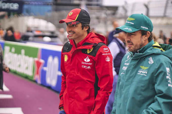 PoleJuanma's tweet photo. ¡Espectacular¡ #DutchGP 🇳🇱#F1📸
🏆9ª victoria consecutiva de Verstappen,iguala el récord de Vettel.
🪄2º Alonso, recital en seco y en mojado, 3 adelantamientos en 1ªvuelta para enmcarcar, VR + piloto del día.
🌶️5º Sainz, enorme trabajo saca petróleo al📸Ferrari para parar a HAM. https://t.co/IKftOUSaoJ