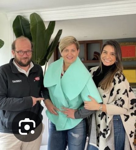 MGoCa80's tweet photo. @Veronicalcocerg @ONUHumanRights @ICBFColombia @infopresidencia @HelenaSuecia @MisionONUCol @ONUMujeres @ONU_derechos @ONU_es @ViceColombia La que inicia el bullying. Como dicen en la Costa.
Tira la piedra y esconde la mano. https://t.co/QNrnPEcJjF