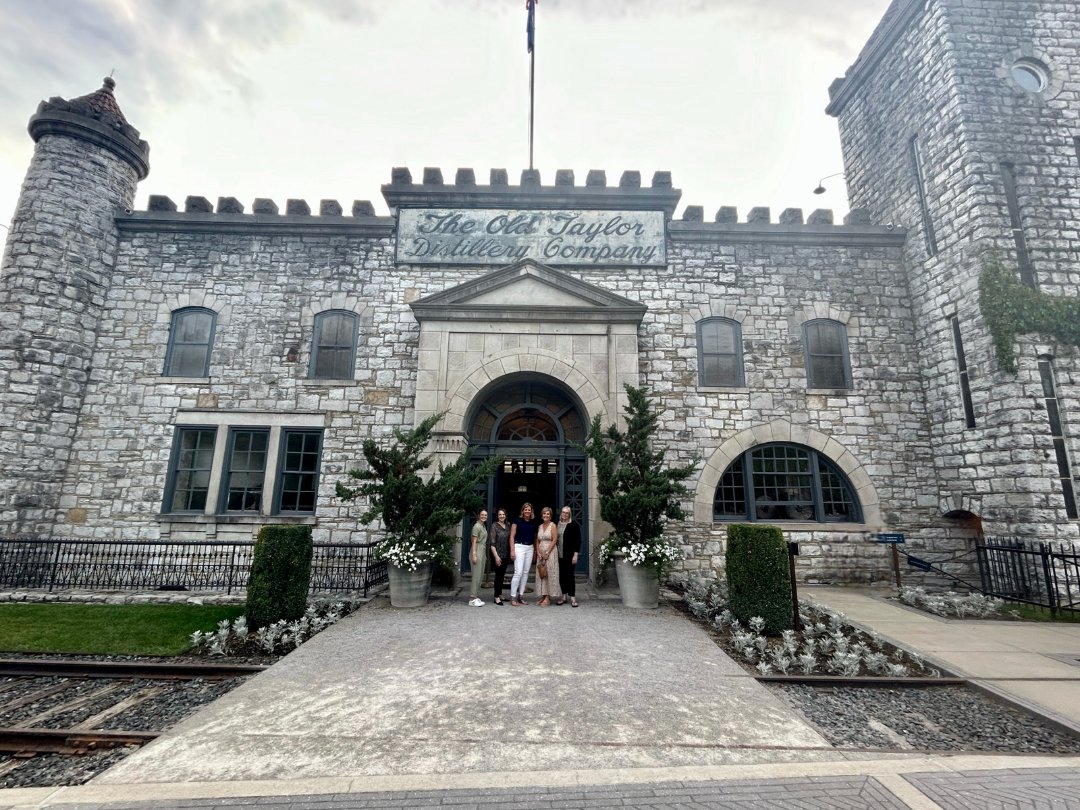 amyzhometeam's tweet image. Check out our new listing!🏰Just kidding! We had so much fun at the eXp event at Castle &amp;amp; Key Distillery! We always love the opportunity to mingle with other agents and, like true Kentuckians, can't pass up an opportunity for a bourbon tour! 🤩#eXp #castleandkey #lovewhereyoulive