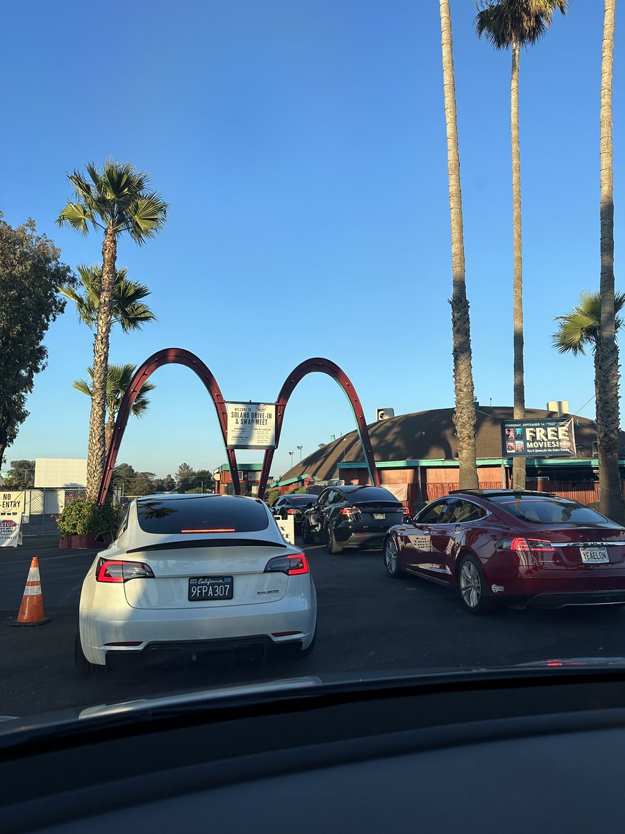 Was a great time out for our end of Summer Drive-In movie night catching Gran Turismo! Thank you to our pre-party hosts <a href="/ADS_Studios/">Artdeshine_Studios</a> Congratulations to our raffle winners! Recipients of some great prizes from @mygaragegraphics <a href="/TonyQuickBandit/">Tony Pham - 1975 Creations 🇺🇸</a>