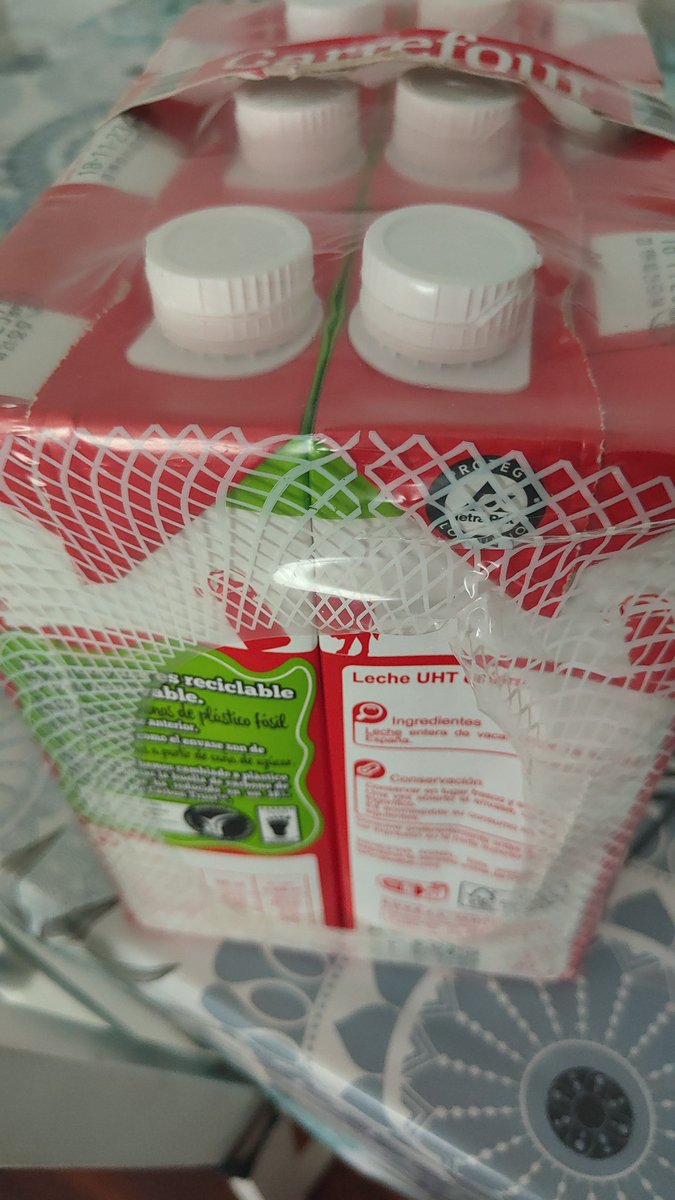 strwrs09's tweet photo. @CarrefourES En serio?? Por que antes el embalaje era de cartón y ahora de plástico. https://t.co/iKEvHpKc7i