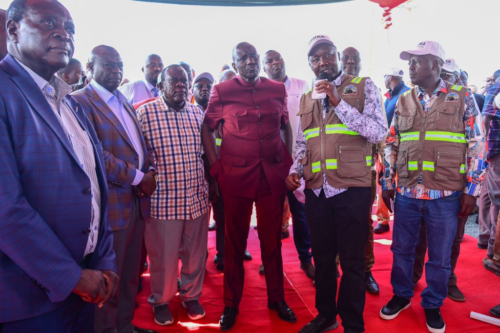 KeRRA_Ke's tweet photo. His Excellency the President Hon. William Ruto, PhD today launched the 17 Km Mumias - Musanda Road in Kakamega County.
#connectingdevolvedkenya https://t.co/HsPAG7JQ9p
