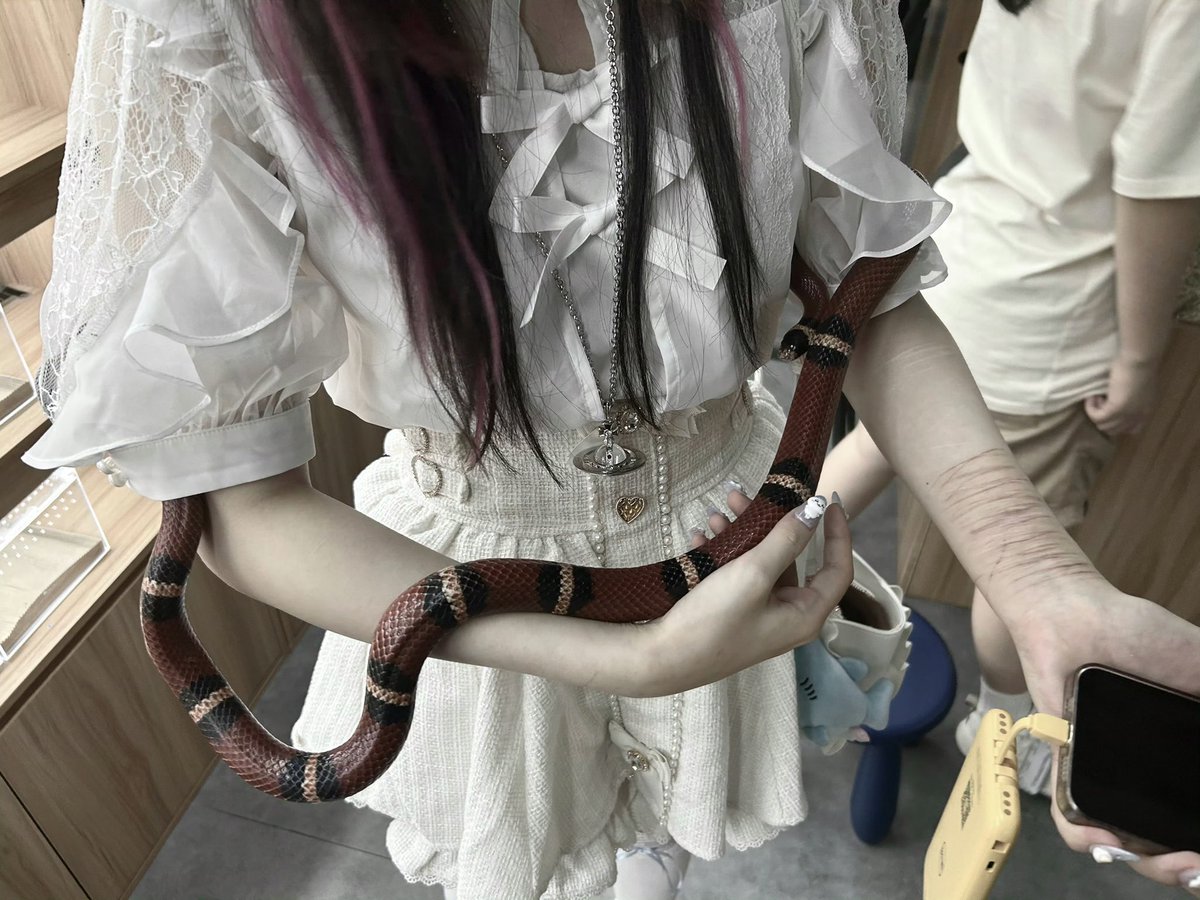 chaeringuu's tweet photo. my love<33 https://t.co/5gcPbMn14R