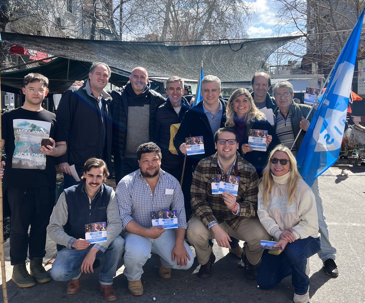 RosanaGarciaPaz's tweet photo. DOMINGO DE FERIA ✌🏼

Seguimos militando con alegría e invitando a los vecinos a la reunión de la 7️⃣1️⃣ EN LOS BARRIOS junto a @lauraraffo 👇🏻 

🗓️ 30 de agosto 
⏰ 19 hs
📍Hotel Regency

 ¡SUMATE A CONSTRUIR JUNTOS! https://t.co/IEsv3aPfZ6
