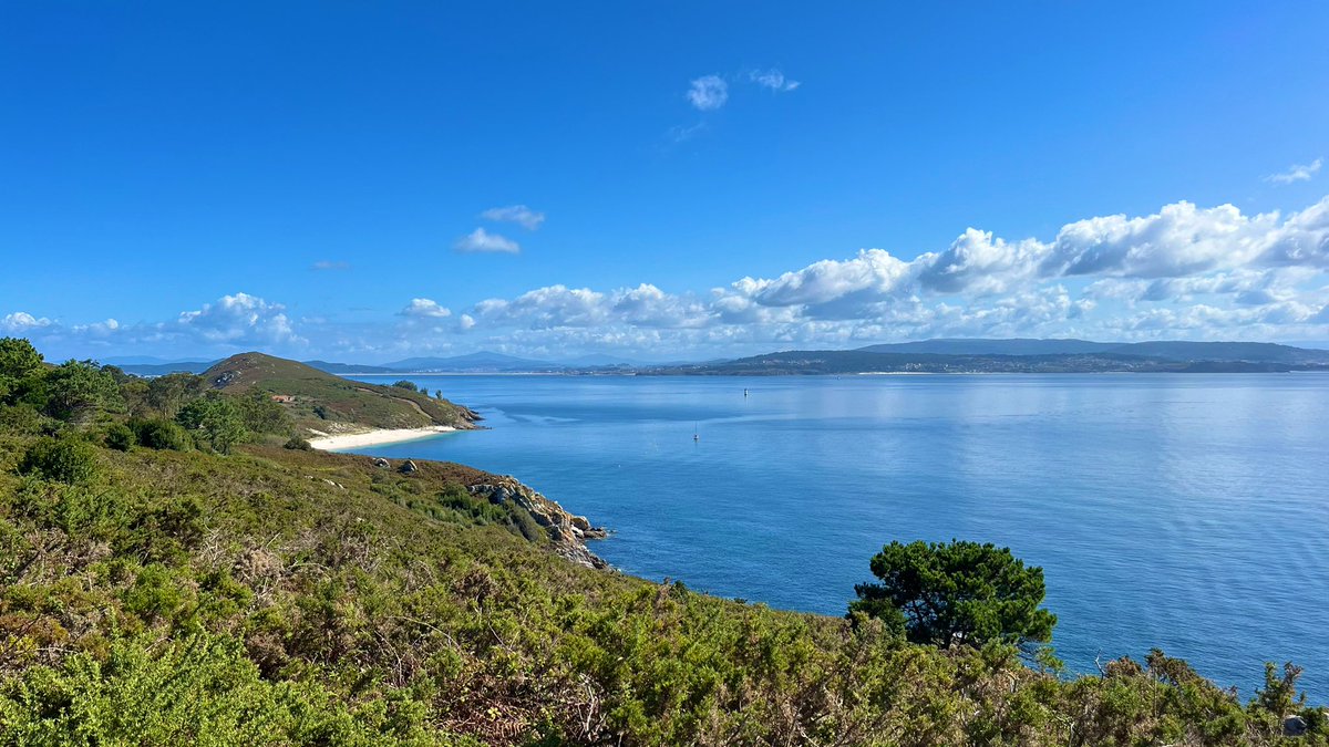 zaldumendi's tweet photo. Egun (bikain) bat Illa de Ons-en #IlladeOns #Galiza https://t.co/dqEvlBv972