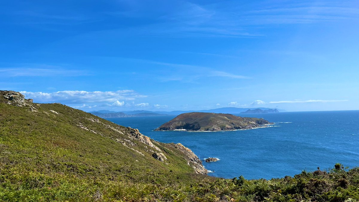 zaldumendi's tweet photo. Egun (bikain) bat Illa de Ons-en #IlladeOns #Galiza https://t.co/dqEvlBv972