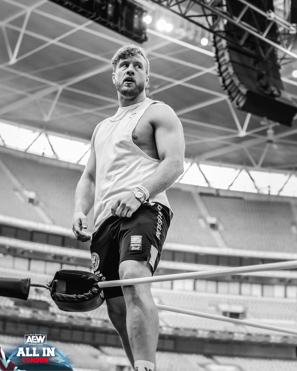 xTheHellionx's tweet photo. @ThisIsMiloKasey When your tag partner is gearing up for the show! Best of luck to my friend YOU got this!
@SCWrestling1 #ViolentConduct https://t.co/R1KwizDYVx