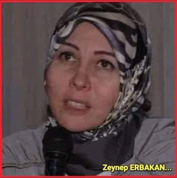 _umbertoeco__'s tweet photo. NECMETTİN ERBAKAN'ın
İslamcı, Şeriatçı Kızı Zeynep Erbakan,
Babası ölünce, kalan mal'ları bölüşmek İçin kardeşi Fatih Erbakan'a başvurur...

Fatih Erbakan, ablasına,
"Şer'i İslam Hukuk''una göre,
"Ben 2 pay alırken, Sen 1 pay alacaksın"" der..
Bunu duyan Zeynep Erbakan,
birden Laik oluverir ve o beğenmediği Atatürk'ün ona sağladığı imkanlardan yararlanmak için,
"Laik" Türkiye Cumhuriyeti'nin Mahkeme'lerine,
dava açar ve mirastan eşit pay ister ve alır...

Daha sonra, kocasından şiddet gördüğünü iddia ederek, Laik Cumhuriyetin Mahkemelerine tekrar başvurur...
Oysa şeriatta kadın dövmek mübahtır...
Zeynep Erbakan sonra da ABD'ye yerleşir...
Buradan çıkan sonuç şudur:

Tüm İSLAMCI DİN TACİR'i YOBAZ'lar SAHTEKAR'dır...
Yaşadığı DİN'i kabul, işine ve çıkarına gelmediğinde, hiç utanmadan, kabul ettiği ŞERİAT'ı reddedip,
Ulu Önder ATATÜRK'ün getirdiği LAİK, İNSANİ
kanunlara sığınacak kadar da, inandıklarını reddedecek AHLAK'tadır...

Alıntıdır 
#via @Allbaym 

Okuduğunuz için teşekkür ederim, beğendiyseniz lütfen paylaşalım ve @ilk_57
