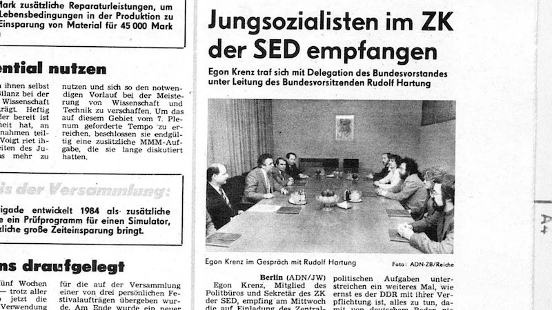 2/2 Großkapitals“ Er kritisierte einen Genossen, „weil du den Kapitalismus nicht so sehr hasst wie ich!“ und pflegte enge Kontakte in die DDR. Die SED betrachtete Scholz als wichtigen Verbündeten Immer wieder wurde Scholz in der DDR von führenden SED-Funktionären empfangen ->