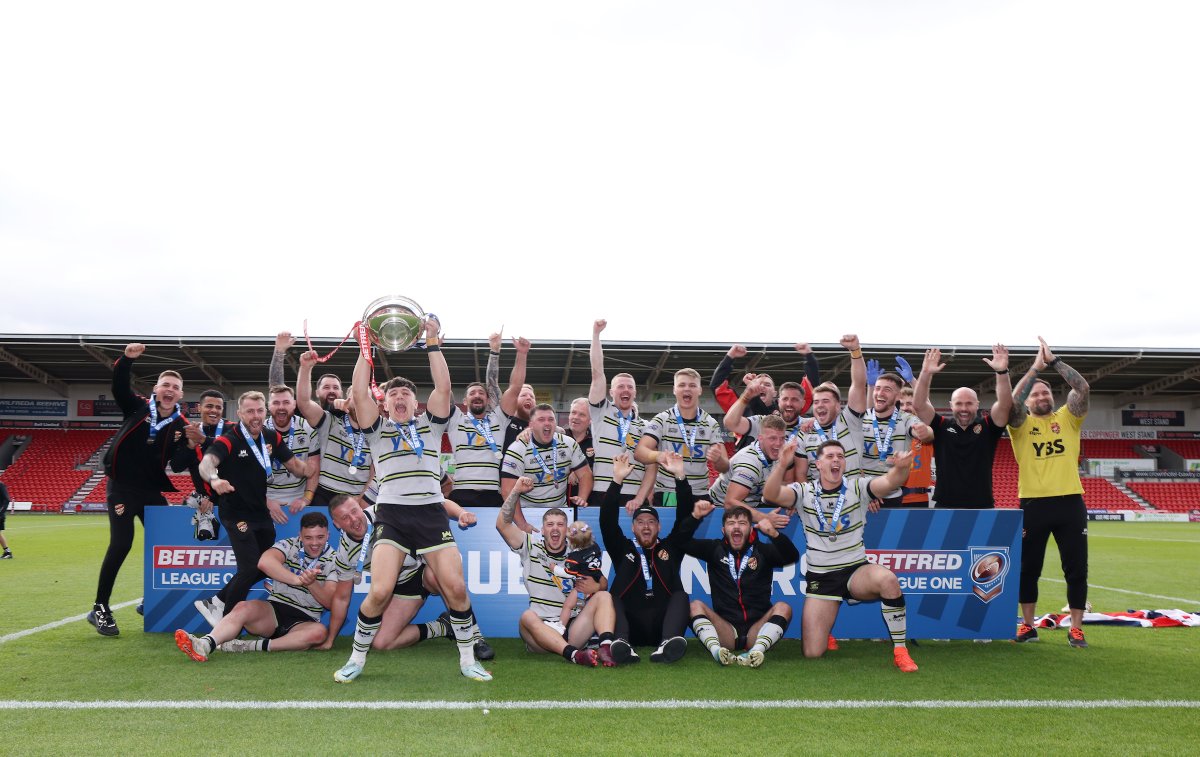 🏆 Congratulations to <a href="/DewsburyRams/">Dewsbury Rams</a> as they received the <a href="/Betfred/">Betfred</a> League One trophy this afternoon!