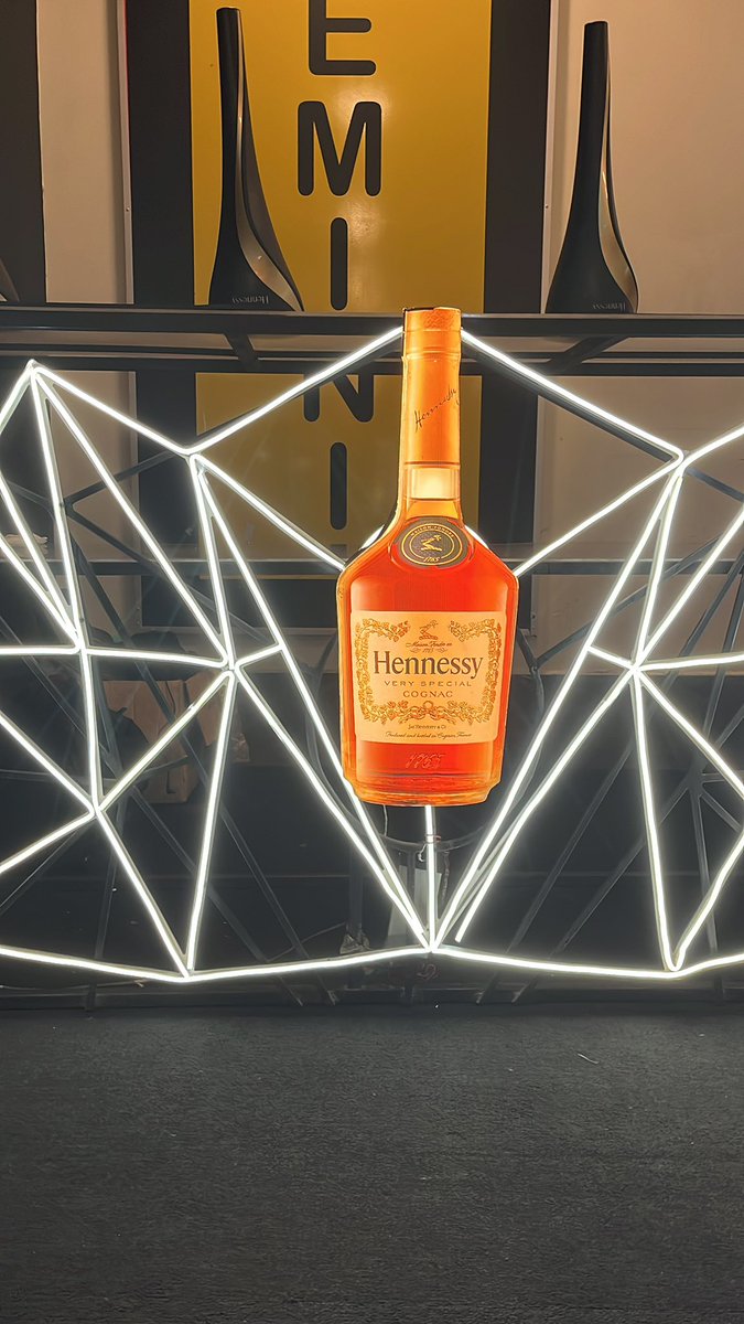 How do you like your Hennessy? #HennyOnthemove #Hennessyke