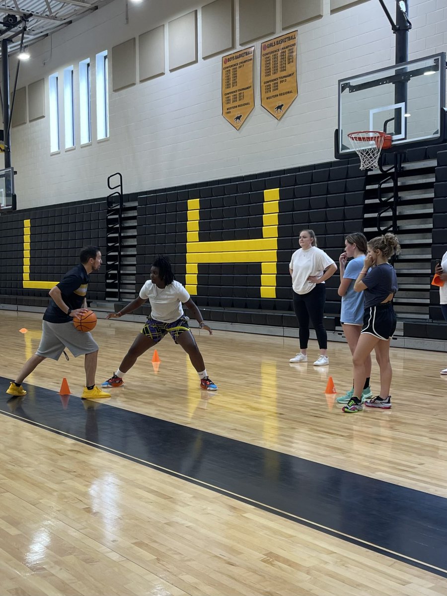 LincolntonWBB's tweet image. Week #1️⃣ photo dump of Fall Workouts. These Wolves got after it 💪. #WolvesAtWork #FewWillHunt #WeReflectsMe