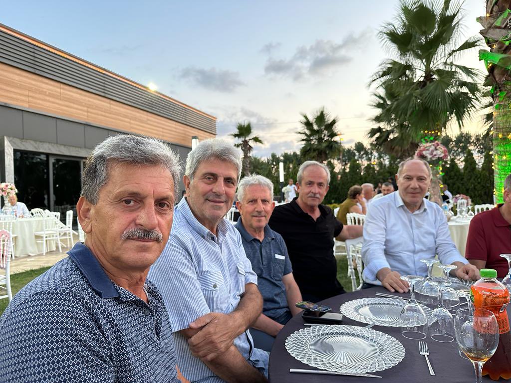 erolaydin54's tweet photo. AK Parti Sakarya geçmiş dönem İl Teşkilat Başkanımız Ahmet Raşit Doğan’ın oğlu Ferit kardeşimizin düğün törenine katıldık.

Gençlere bir ömür mutluluklar diliyorum. Her iki aileye de hayırlı olsun. https://t.co/O84Vz4TdWi