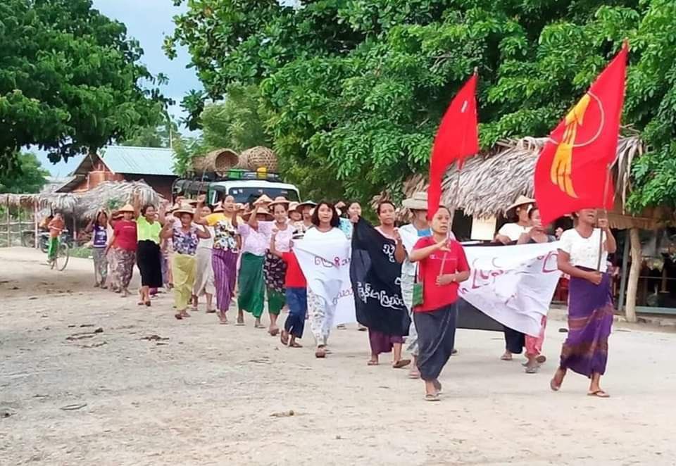 MyanmarSpring21's tweet photo. An anti-coup revolutionary protest somewhere in Sagaing region.  #2023Aug27Coup #WhatsHappeningInMyanmar https://t.co/6twlW90ciR