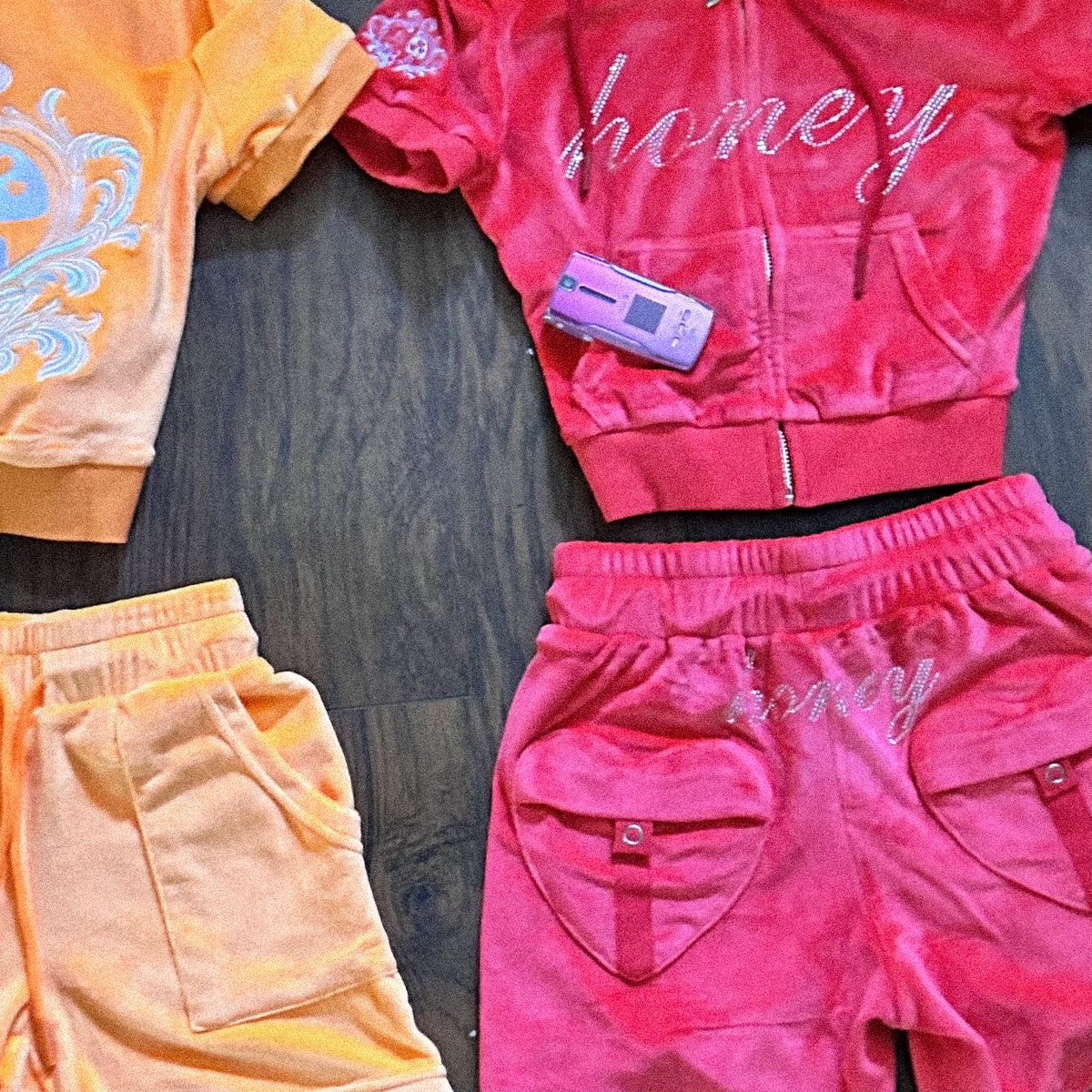 your bestie goals 👯‍♀️
all summer items are now 20% OFF
code: SUMMER
honeysapparel.net