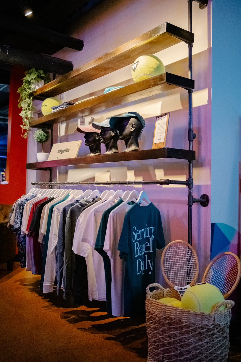 ptpaplayers's tweet image. Party was leveled up thanks to some great partners. 

Huge shoutout to @Topps, @tumitravel, @Heineken_US, @LaRochePosayUSA, @sigruntennis, @HoneyStinger, @tryexplorer and Asutra for the support!