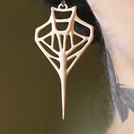 MozayanCo's tweet photo. ViVi earring close-up view
Designed with generative methods and made with ceramic
#viviearring
#ceramic
#generativedesign
#bionicdesign
#Mozayan https://t.co/KptVMWVNeL