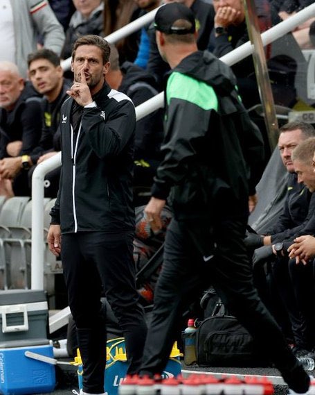 MattTheSmall's tweet image. Life comes at you fast 😂😂😂😂😂😂