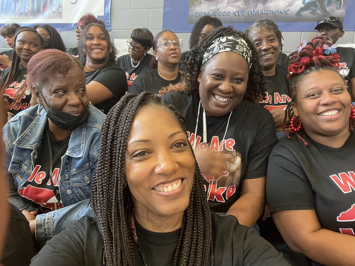 HaileyLatonia's tweet photo. Convocation and Thursday open house https://t.co/CVQwFerLuU
