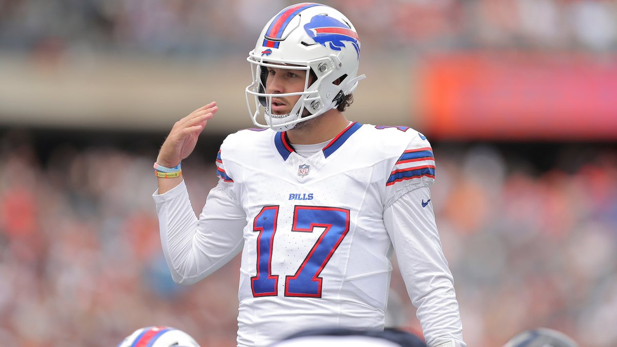 TheBillsGuys's tweet image. #Bills Projected Wk1 Starting Offense… 

QB: Josh Allen 
RB: James Cook
XWR: Stefon Diggs
ZWR: Gabriel Davis
Slot: Dalton Kincaid
TE: Dawson Knox

LT: Dion Dawkins 
LG: Connor McGovern*
OC: Mitch Morse
RG: O’Cyrus Torrence
RT: Spencer Brown 

*David Edwards if McGovern still out
