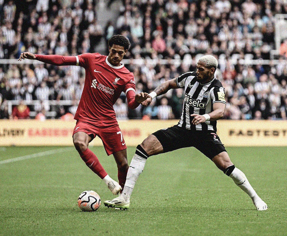 scoutedftbl's tweet photo. In all that madness, Jarell Quansah made his senior debut for Liverpool. An imposing centre-back, he defends on the front foot, holds his own in the air, and is comfortable on the ball. Back after a six-month loan at Bristol Rovers and a regular for England underage teams. https://t.co/au9W1DRyEg