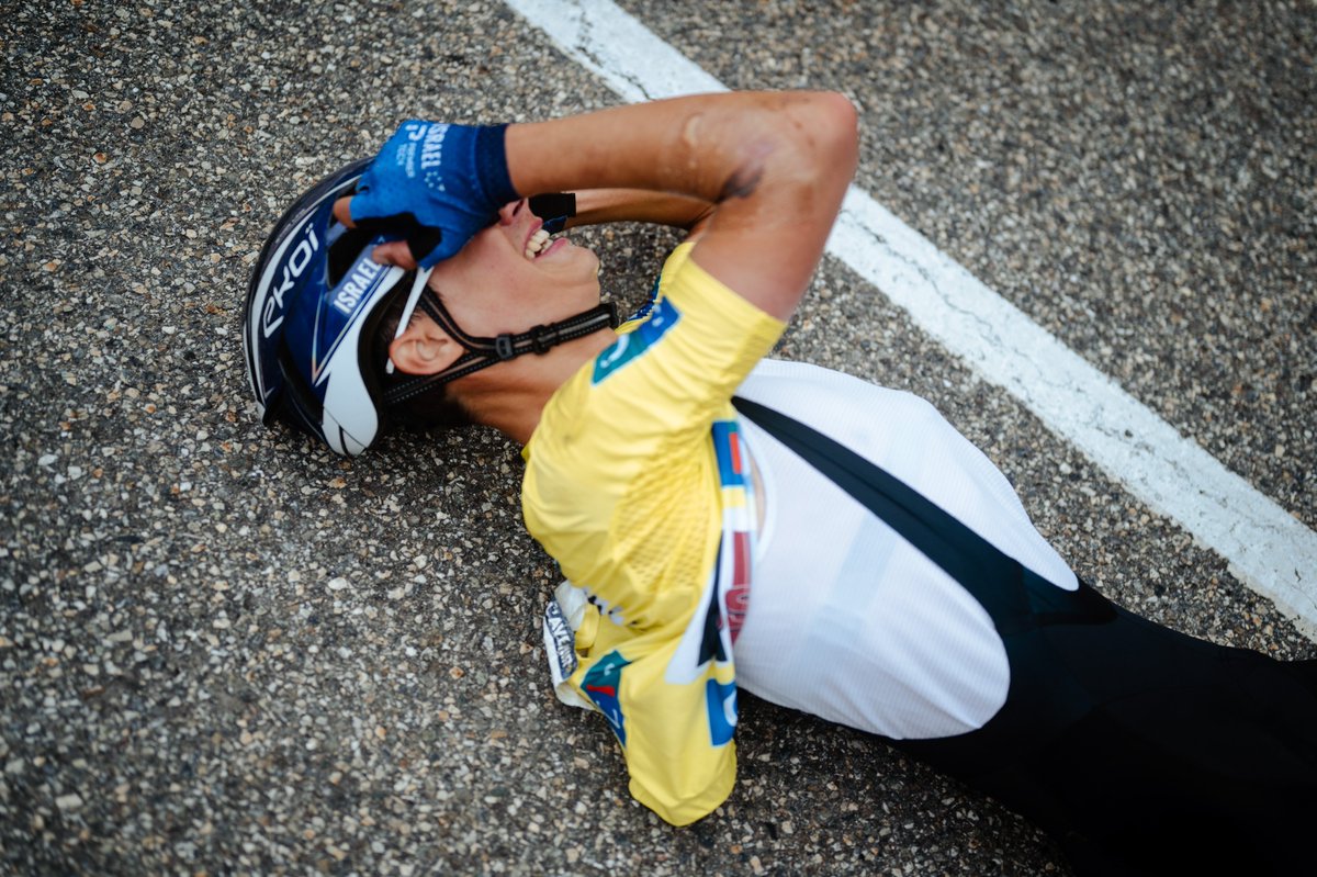 tourdelavenir's tweet image. 🐃 Del Toro renverse tout

@MattRiccitello en jaune, n’a pu répondre aux multiples attaques dans le col de l’Iseran ! 

À l’arrivée, Giulio Pellizzario s’impose au sprint devant le Mexicain de 19 ans, Isaac Del Toro, qui remporte le général 🏆🇲🇽

#TDAV #TourdelAvenir ✨