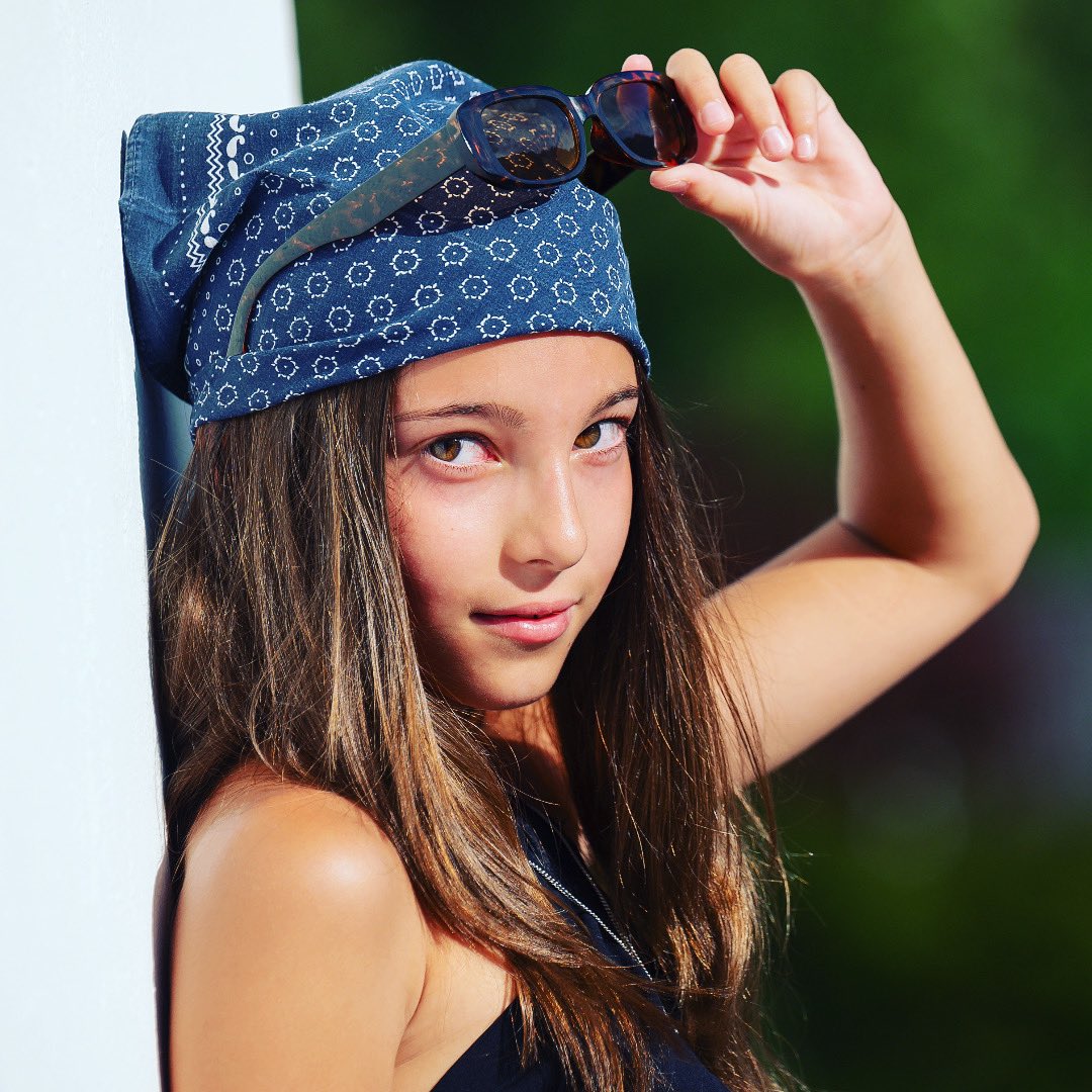 bestofwhite's tweet photo. Future pow-girl https://t.co/0jfpMVcwa4