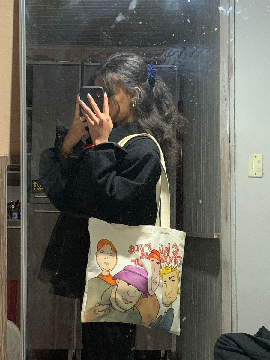 annahirypm's tweet photo. a ecobag que eu pintei do Charlie ❤️
#cbjr #chorao #CharlieBronwjr https://t.co/z5V45f5mlu