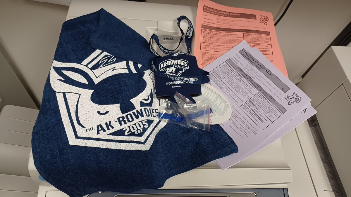 ZipsChem's tweet photo. Copying syllabi and signing up for another year in @TheAKROWDIES https://t.co/QwWMKVlsXV
