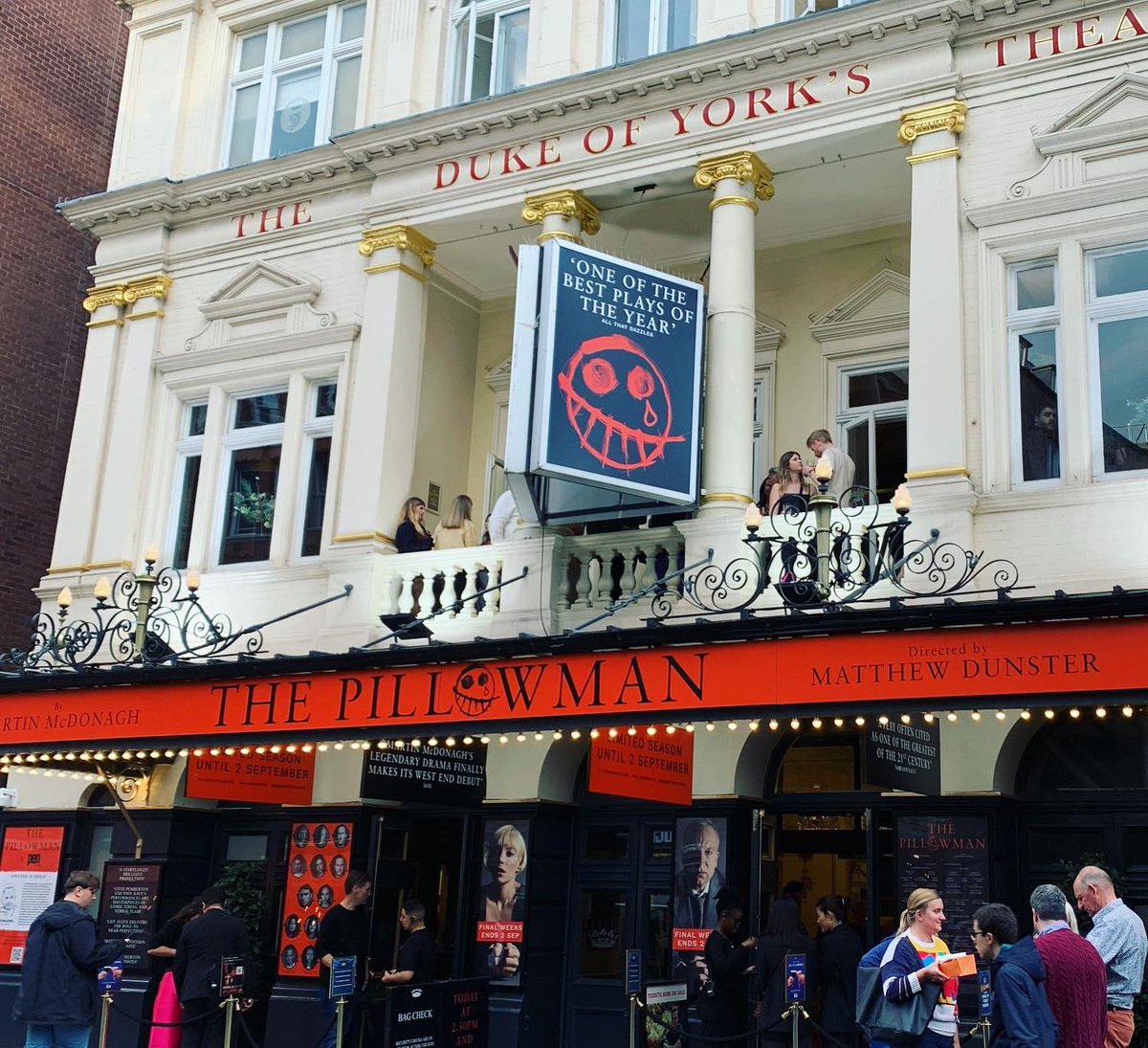 Got to see “The Pillowman” tonight on the West End. HUGE shoutout to @lilyallen on an INCREDIBLE performance as Katurian. This was a stellar production of an extremely difficult play.