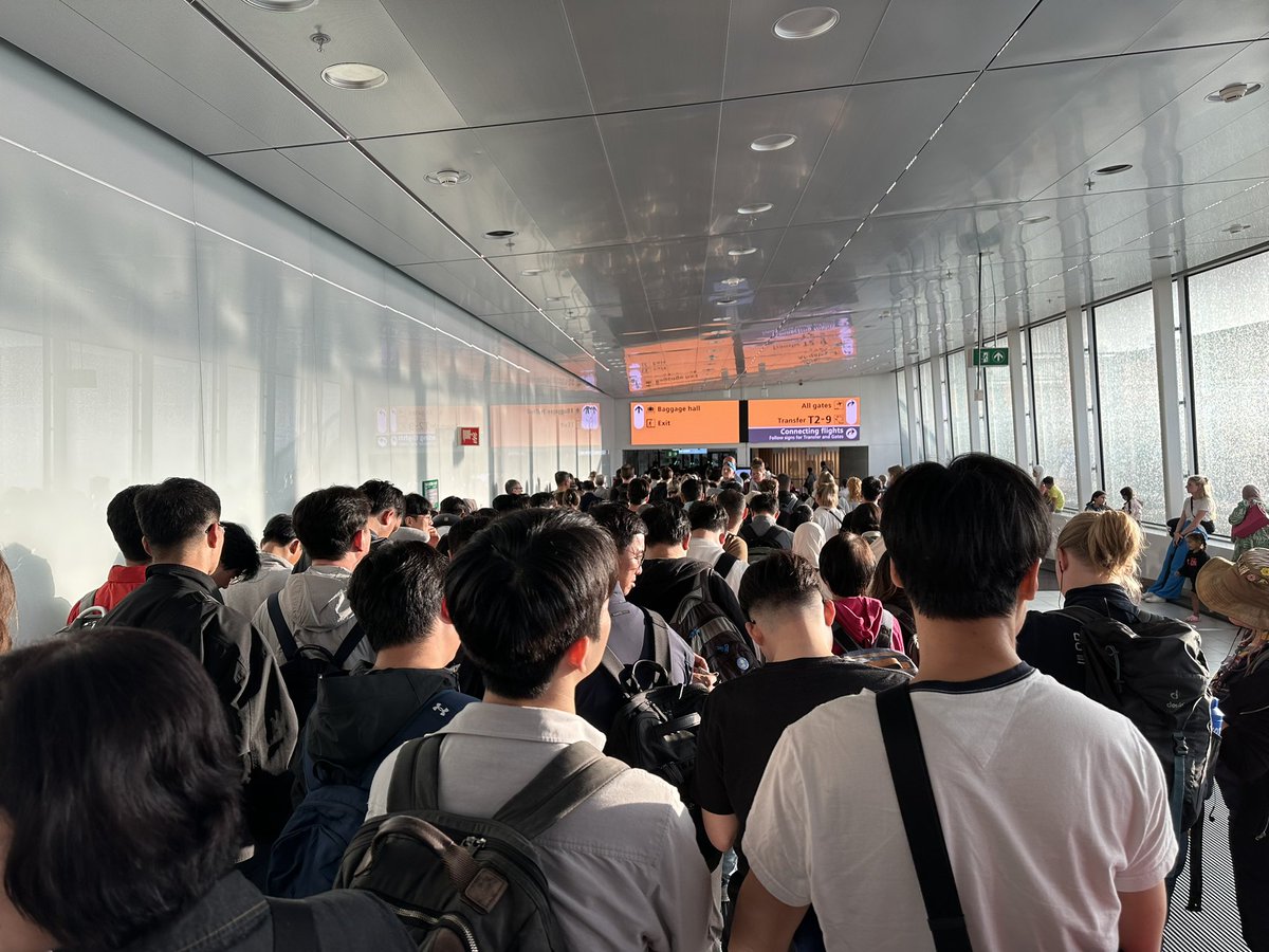 Patrick D'Haese (@paddyohare1) on Twitter photo Why not make entry in the EU at <a href="/schipholairport/">amsterdam airport</a> easier and more efficient? Why not a line for EU citizens and non-EU citizens? Waiting for more than 30 minutes already! Why not make entry in the EU at <a href="/schipholairport/">amsterdam airport</a> easier and more efficient? Why not a line for EU citizens and non-EU citizens? Waiting for more than 30 minutes already!
