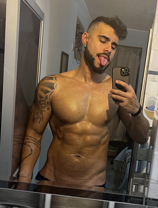 1 pic. Hola hola!!! https://t.co/4zLuA3y5mn