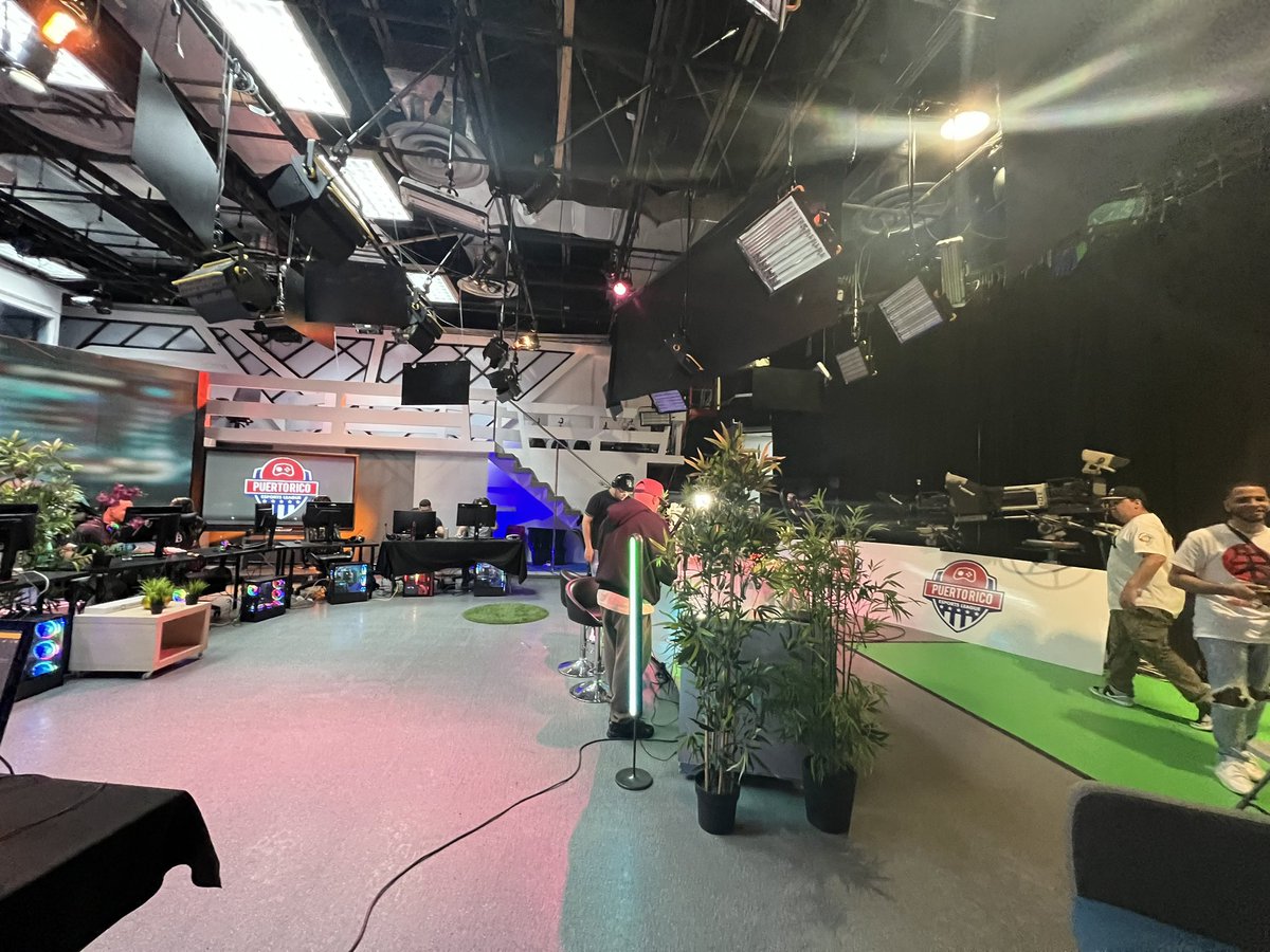 ms_edeel's tweet photo. Torneo de PuertoRico con capitanes presenciales #BeALegend🇵🇷

 ApexLegends Lan in PR by @PREsportsLeague 🏆 https://t.co/MgyrvAz6wD