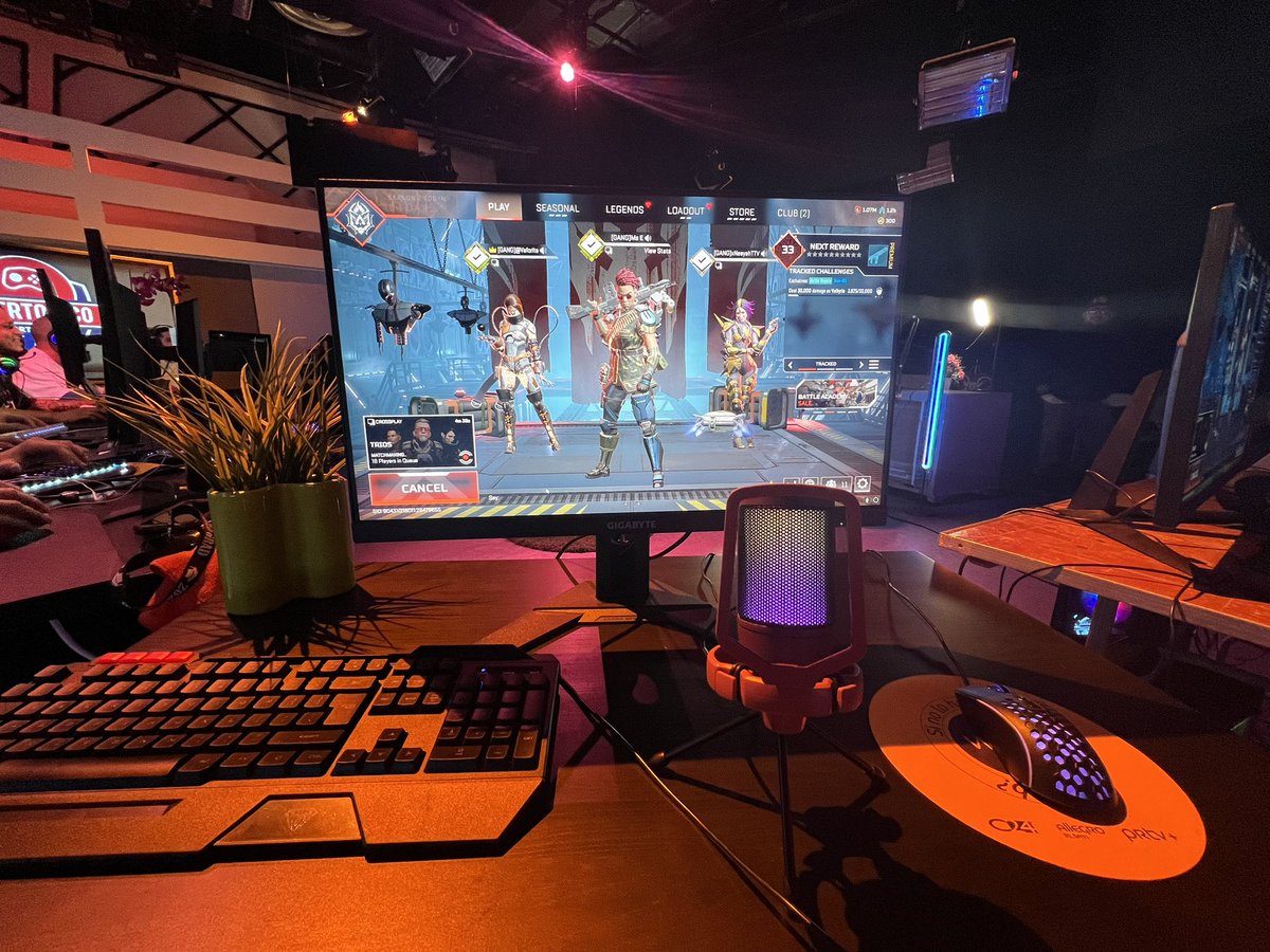 ms_edeel's tweet photo. Torneo de PuertoRico con capitanes presenciales #BeALegend🇵🇷

 ApexLegends Lan in PR by @PREsportsLeague 🏆 https://t.co/MgyrvAz6wD