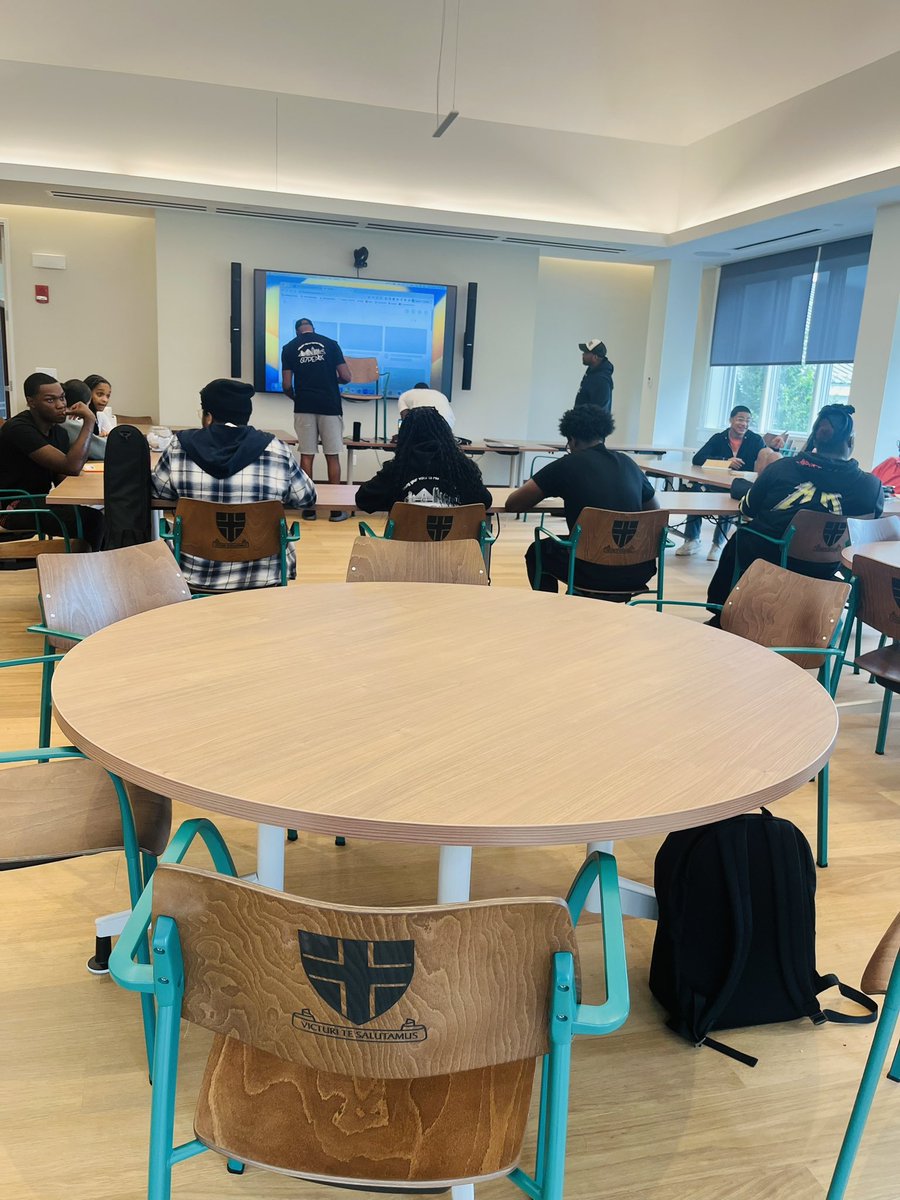 avenueBLVD's tweet photo. @617Peak writers retreat. https://t.co/RscW5TBLqq