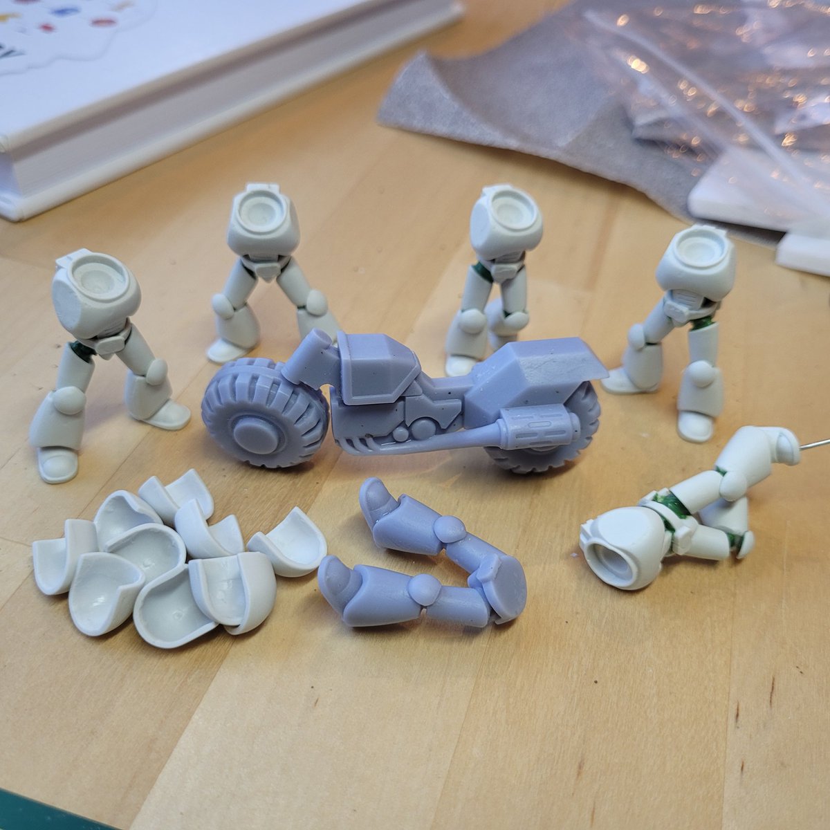 JohnHowrith's tweet image. Should I finish off my 1:56 scale marine project!?

#156scale #156scaleminoatures #truescale #truescalespacemarine #spacemarines