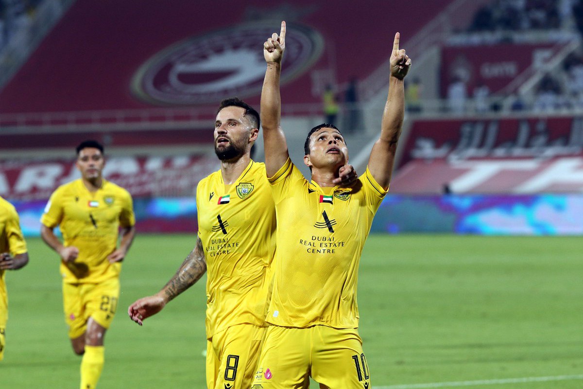 UAEProleague_En's tweet photo. Unforgettable moments 😍
📷l @AlWaslSC players celebrate taking the lead ⚽
#SHJvWSL ⚪🟡
#ADNOCProLeague ⚽
#FansLeague 🗣️
#FairPlayFairSupport 🤝 https://t.co/iAljbAdlUH