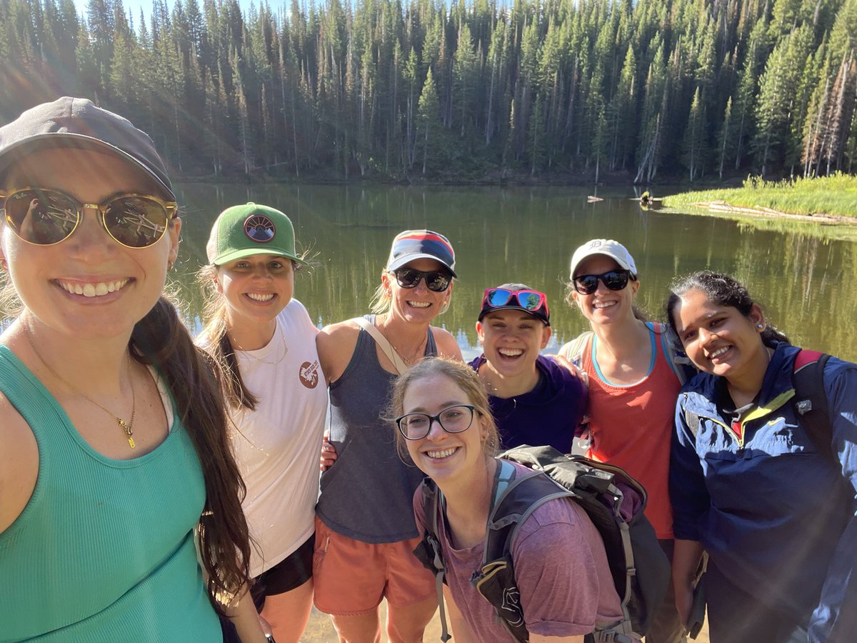 Another awesome morning with #Utah #WomeninID! @UofUHealth @UofUInternalMed @HannahImlay @SageGreenlee @whithartlage11 @JulieSzymczak @NeerajaSwamina2 Julia Lewis