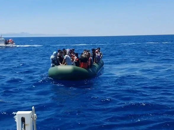 Didim açıklarında Yunanistan’a kaçmak isteyen 29 sığınmacı yakalanarak apar topar Türkiye’ye geri getirildi.
