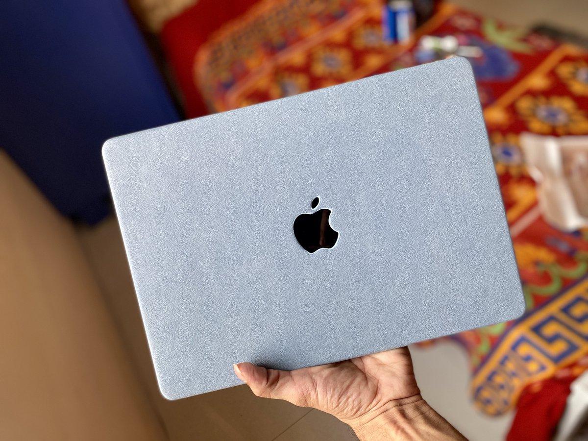 imvickeyrajpoot's tweet image. @Apple Thank you apple for creating such a wonderful beast laptop ever used! #MacBookProM1
#Apple