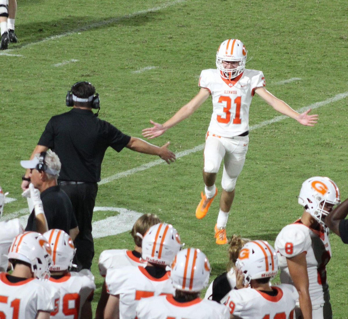 will_woolbright's tweet photo. 1st punt 40yards 3.9
2nd punt was a pooch punt that landed at the 1  yard line
@GLENWOODFB1 @itsbrionnn @coachripshwtime @coachmedina61 @CoachSchoonie @ThePuntFactory @DC_Sports_706 @CoachTEarley @Coach_Couch56 @Coach__Talbert @coach_gmeyer https://t.co/eoD7nt4Dj7