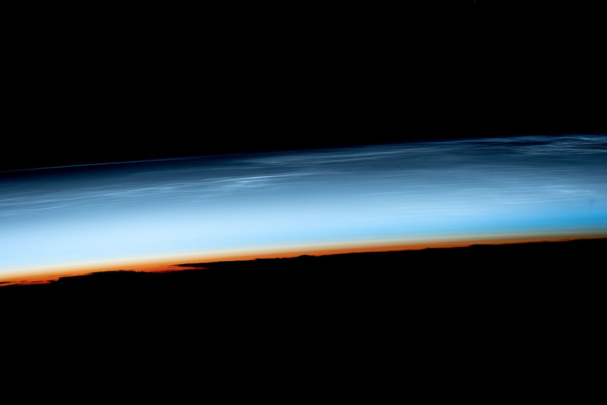 Clouds above the clouds ☁️ A @Space_Station astronaut photographed polar mesospheric, or night-shining, clouds during sunset. These wispy clouds are the highest-altitude clouds in Earth’s atmosphere, forming at altitudes around 80 kilometers (50 miles). go.nasa.gov/45E5aa8