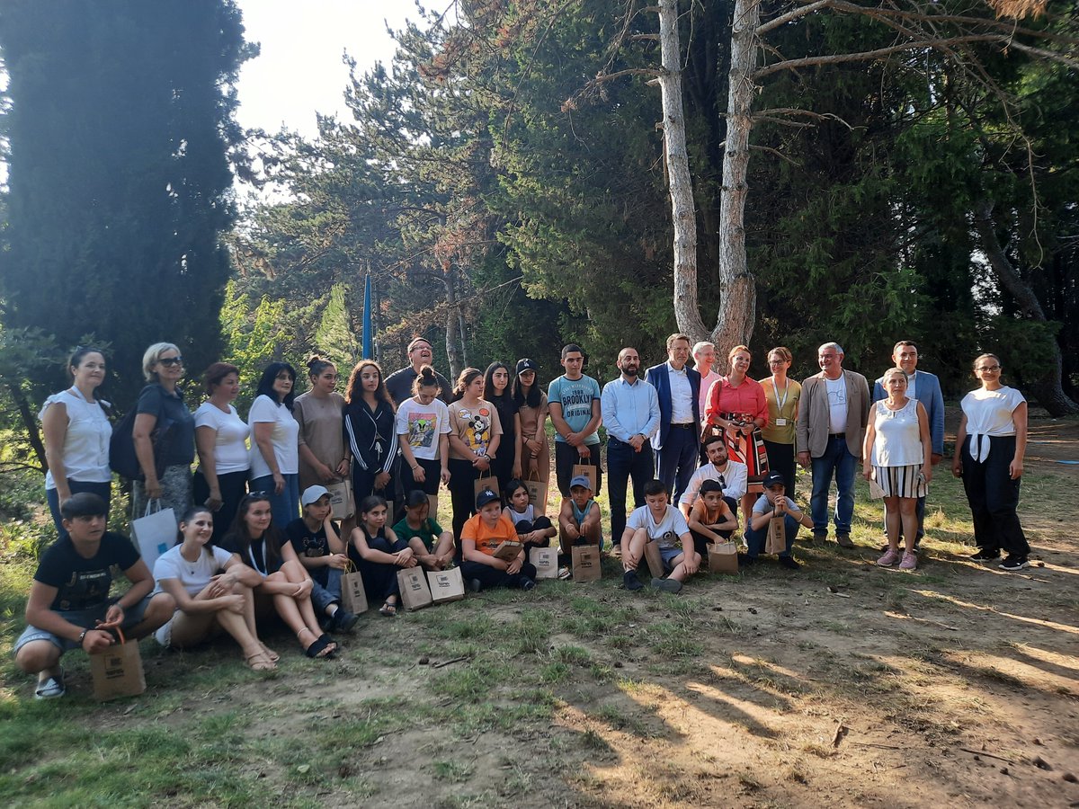 State Secretary Zbogar <a href="/Samuel_Zbogar/">Samuel Žbogar</a> and Armenian FM <a href="/AraratMirzoyan/">Ararat Mirzoyan</a> visited a group of Armenian children at Youth resort Debeli rtič. <a href="/MZEZ_RS/">MFEA Slovenia</a> continues to support @ITF_si project of psychosocial rehabilitation of Armenian children, affected by conflict.

#BSF2023