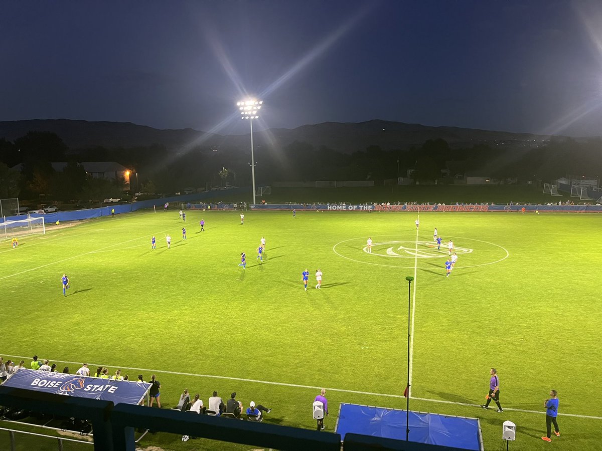 LeonardB19's tweet photo. Views from the broadcast booth last night under the lights for @BroncoSportsSOC. Such an awesome atmosphere and a really fun match to be a part of! https://t.co/gdC2XW1H27