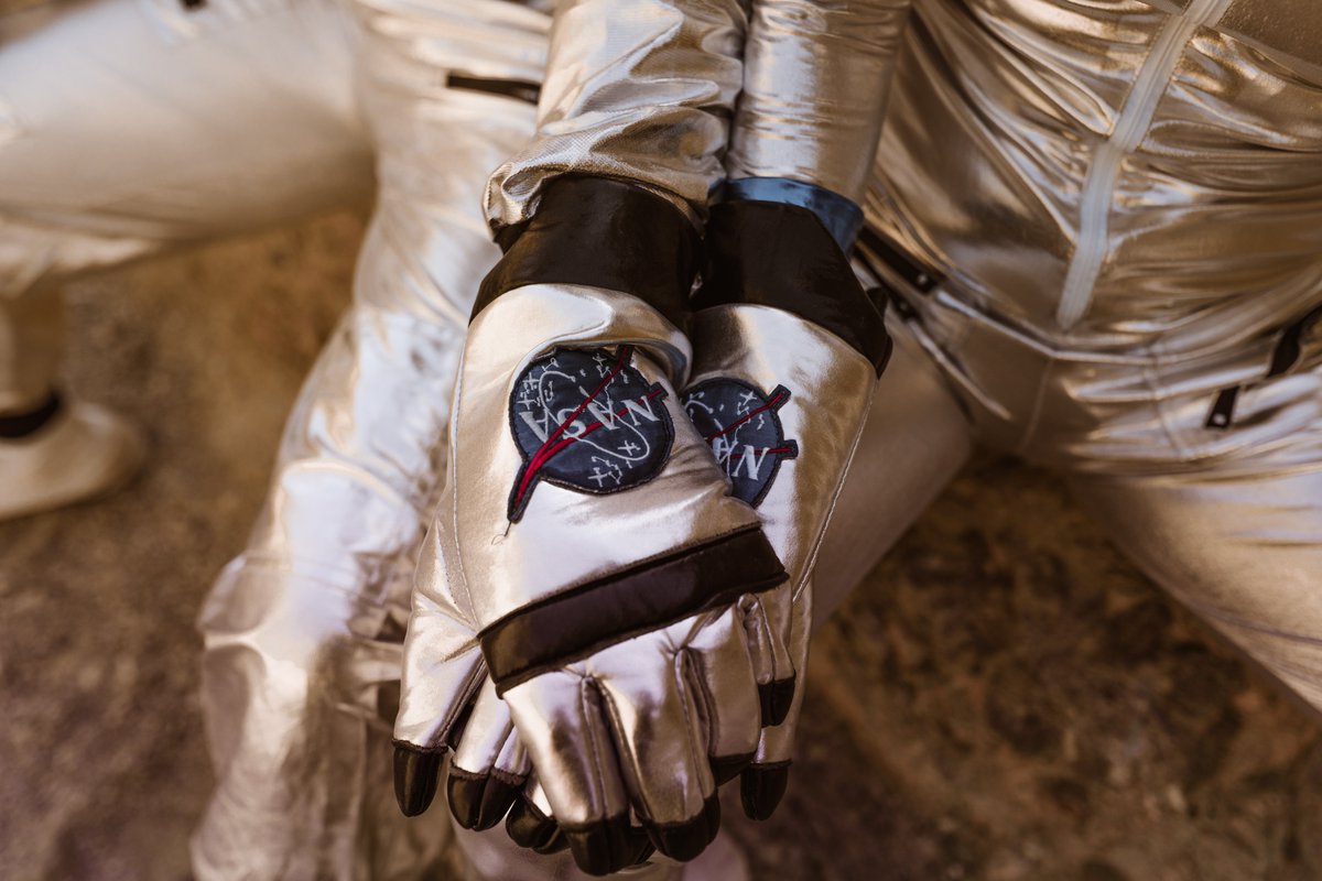 En unos días se inaugura un nuevo al espacio de <a href="/InterestelarSev/">Interestelar Sevilla</a> y estoy un poco emocionada 🍰 8 años de festi precioso desde Sevilla 🚀