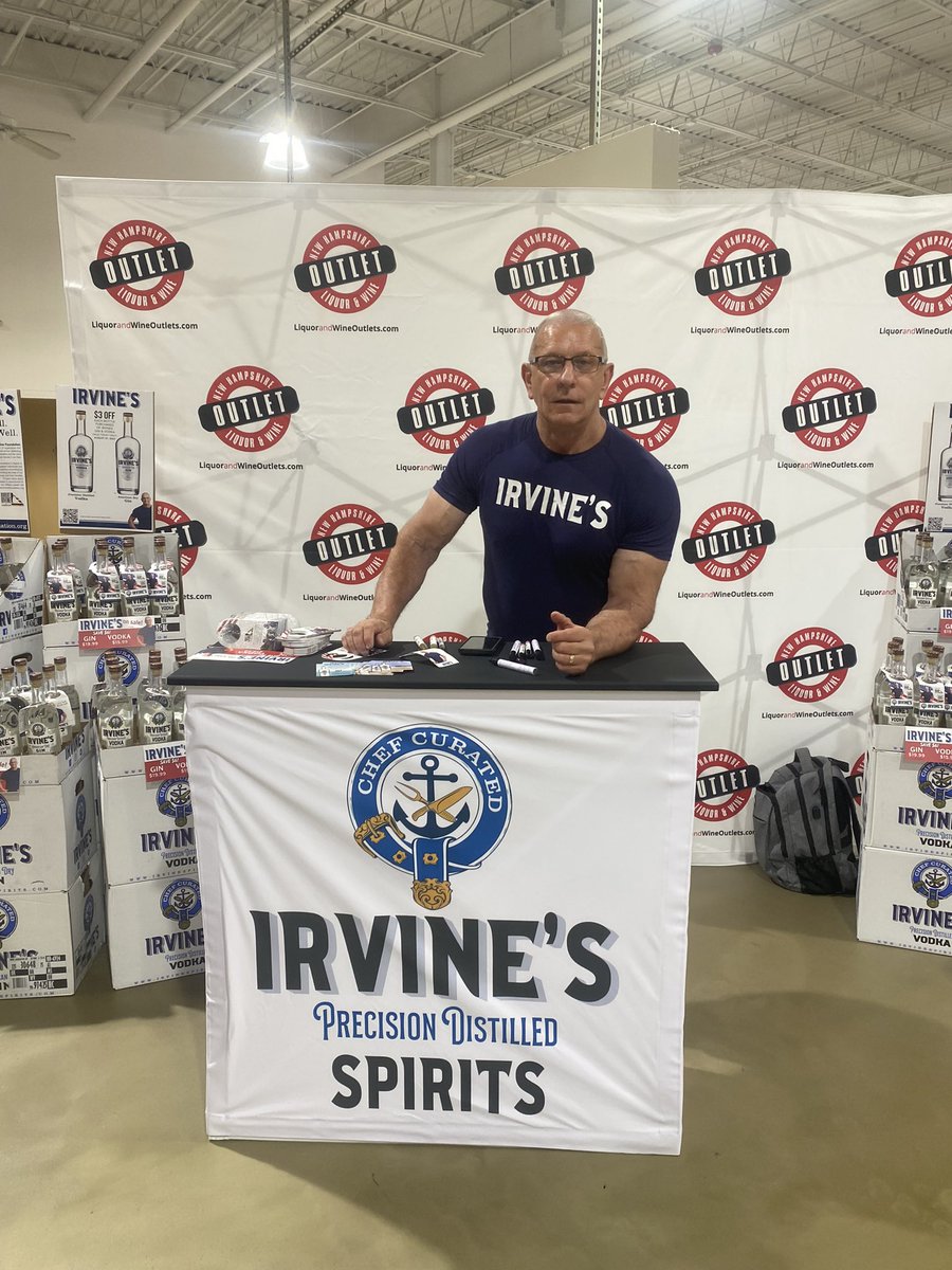 StoneFenceBev's tweet photo. Today with Celebrity Chef Robert Irvine at his bottle signing event at the NH Liquor and Wine Outlet inSalem NH! He’s here until 4pm. Come on down today! https://t.co/Y34LhEK7K3