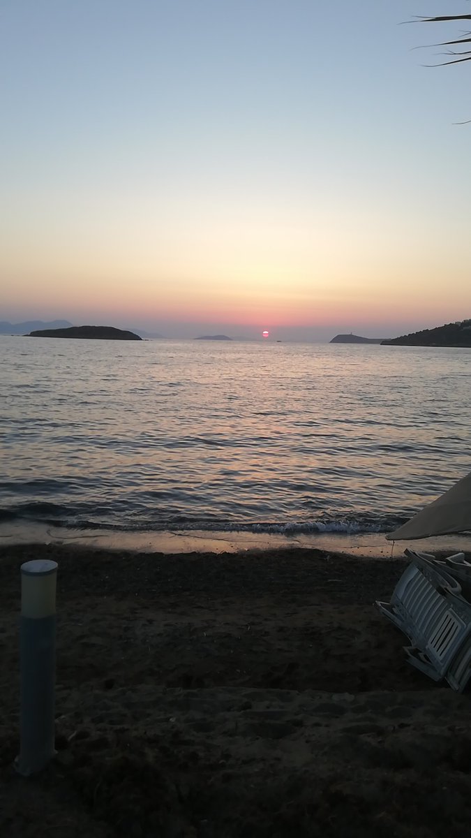 Melissmertt's tweet photo. Bodrumda tatil başladı, bize iyi tatiller. 🤫🤫🤫 https://t.co/Cjrmfy53YN