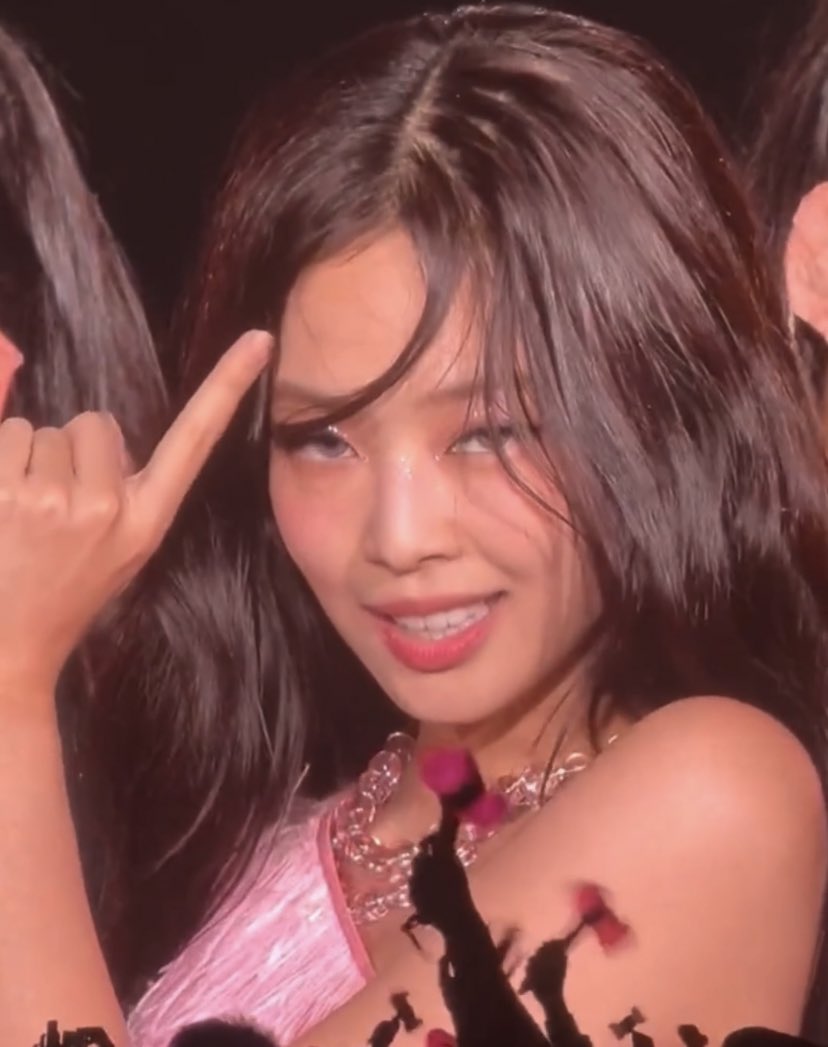 lsmjnkm's tweet photo. JENNIE KIM es el estándar de belleza  https://t.co/RlrYGDegrC